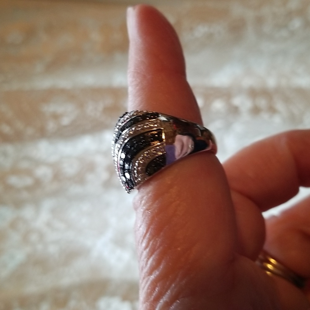 Silver ring with Diamonds - Picture 8 of 11